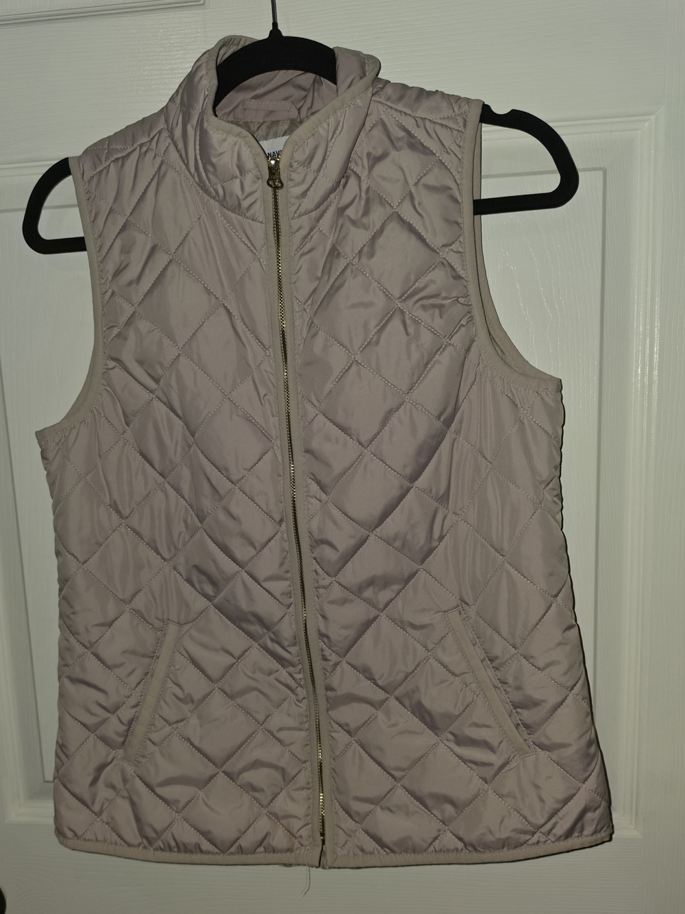 Old Navy Quilted Vest in Taupe